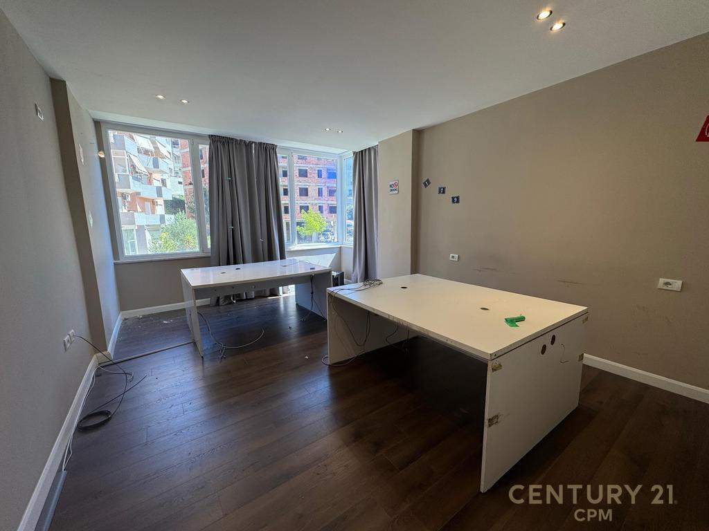 Apartment 2+1 For Sale in the Botanical Zoological Garden area, Tirana 210,000 €