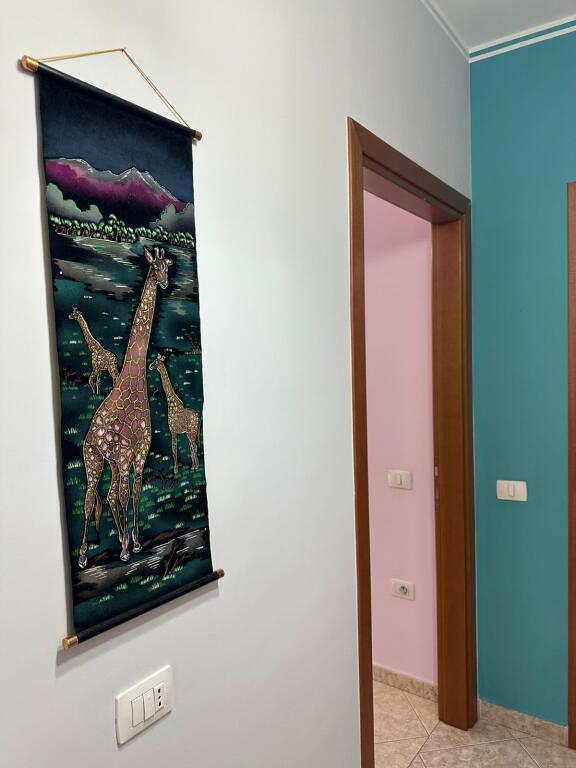 3+2 arredato, a Vizionn Plus, prezzo 700 euro
