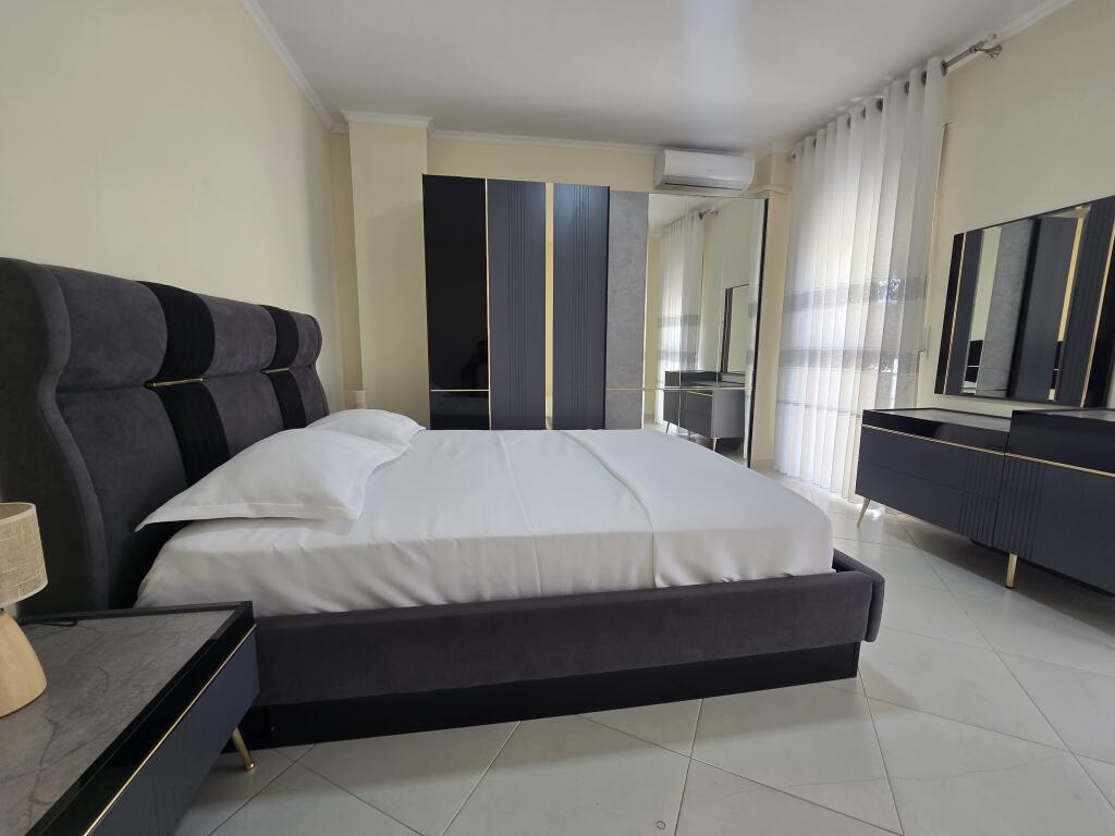 *Apartament  2+1+Ballkon me Qira*