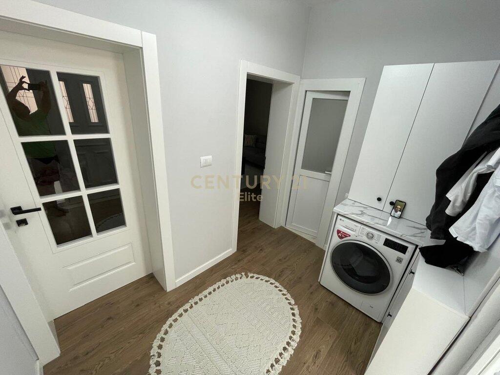 AFFITTASI VILLA SU DUE PIANI, VIA DIBRES! 1.200 € /Mese