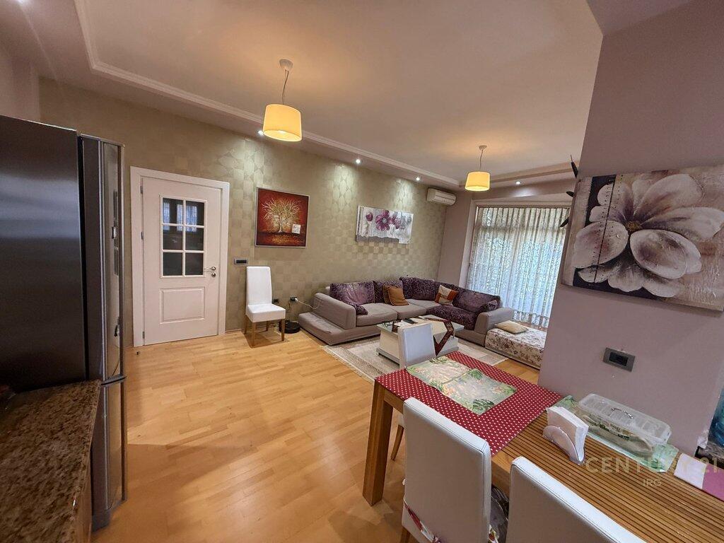 APARTAMENT 2+1+2 NE SHITJE PRANE MATERNITETIT TE RI! 198,000 €