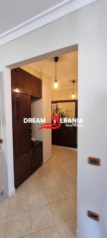 Appartamento 3+1+2 in affitto in via Kavaja vicino a 21 Dhjetori a Tirana (ID 4231326)
