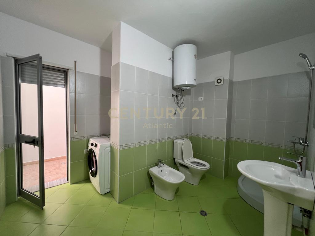 APARTAMENT PER QERA TEK KOMPLEKSI EKA NE PLAZH 2+1+2 T NJE DEPO DHE 3 BALLKONE DURRES !