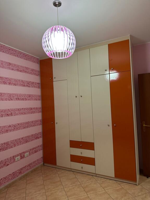 3+2 arredato, a Vizionn Plus, prezzo 700 euro