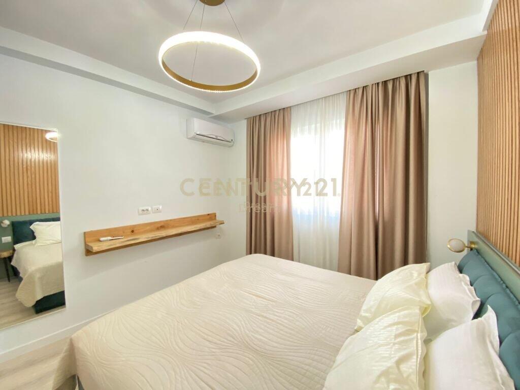 APARTAMENT 1+1 ME QIRA PRANE KESH TEK VASIL SHANTO