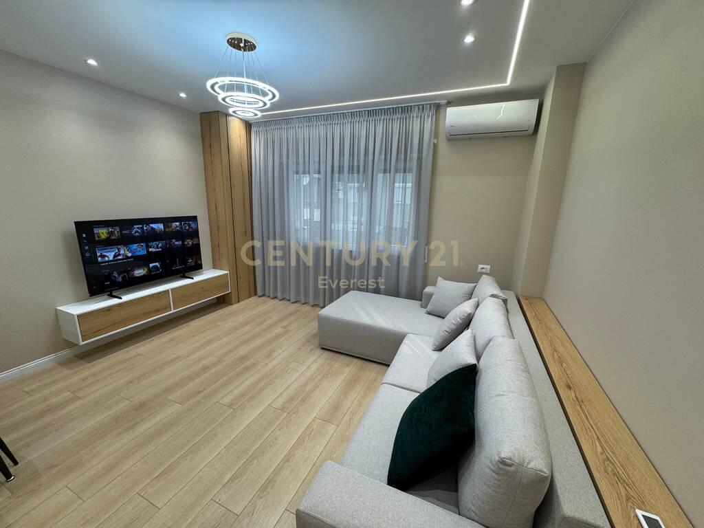 MYSLYM SHYRI, VENDIAMO APPARTAMENTO 2+1+DEPOSITO -  250,000 €