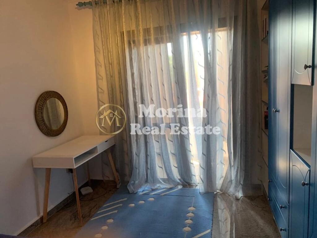 Affitto Appartamento 2+1, Viale Zogu 1, 900 Euro/mese