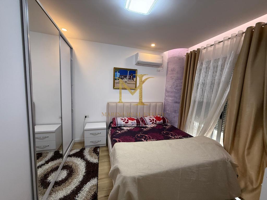 Shitet Apartament 2+1 i investuar, Stacioni i Trenit Durres !!