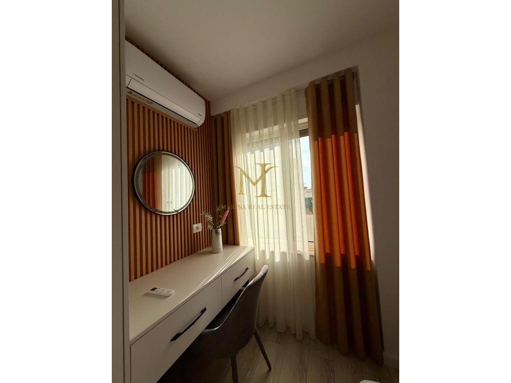 Shitet Super Apartament 1+1 i investuar, plazh Rrota Kuqe !