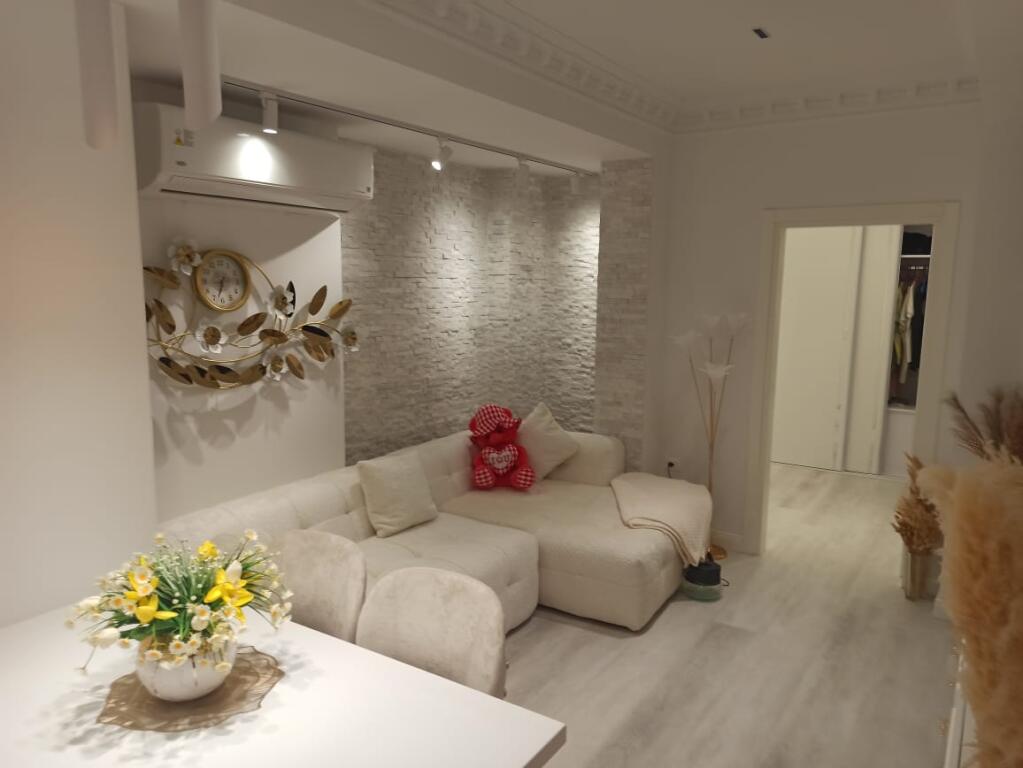 Appartamento in vendita 1+1+guardaroba in Via Bill Klinton