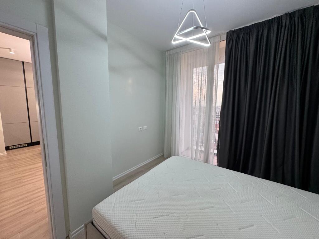 ✨ Apartament me qira – 1+1 + ballkon + parkim ✨ 
 📍 Rr. Riza Cerova, kryqëzimi me Rr. 4 Dëshmorët