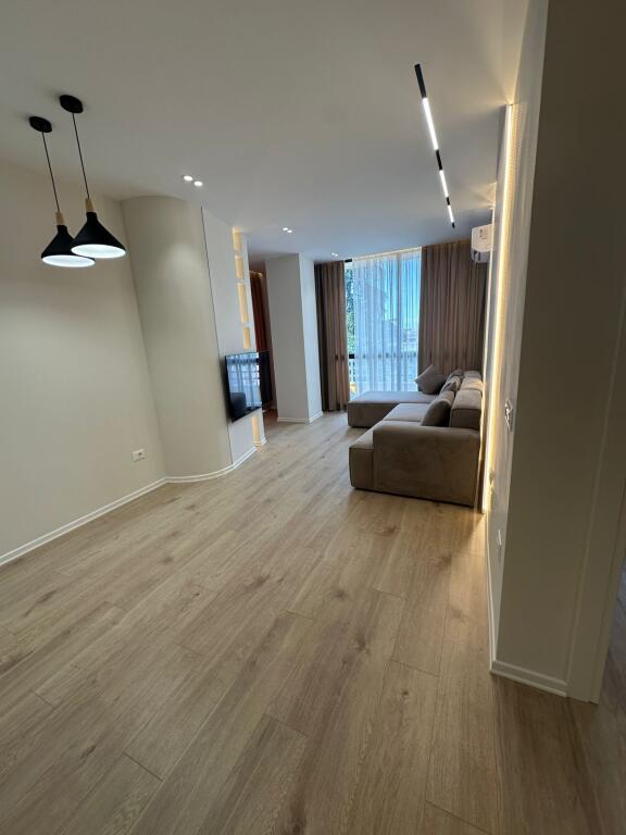 Shitet Super Apartament 2+1 i sapo arreduar te 21 dhjetori.