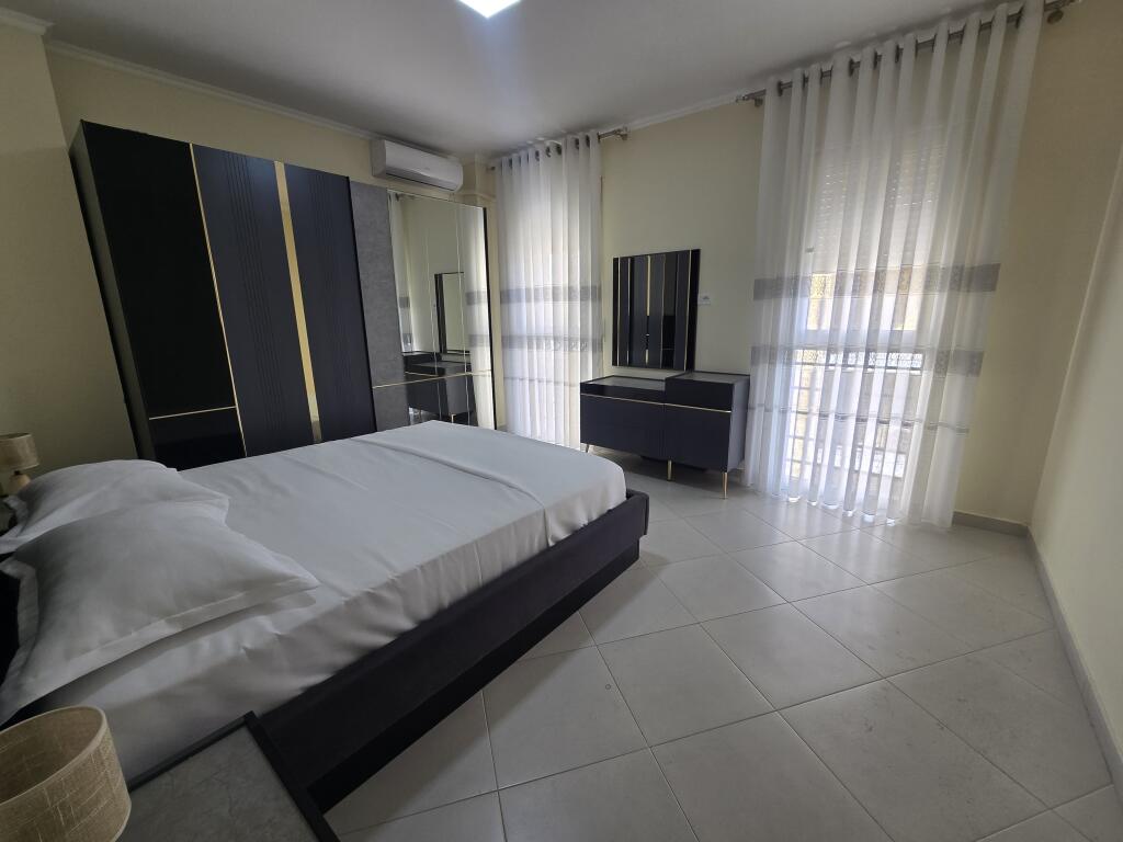 *Apartament  2+1+Ballkon me Qira*