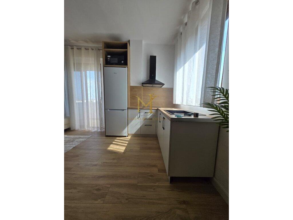 Shitet Apartament 2+1 i investuar, plazh Hekurudha !