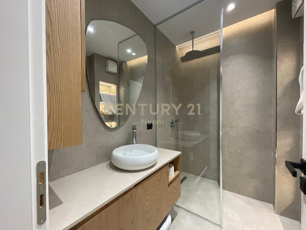 WE SELL PREMIUM APARTMENT 3+1+2 WITH GARAGE, NEAR THE MOSQUE, BOTANICAL GARDEN! 355,000 €