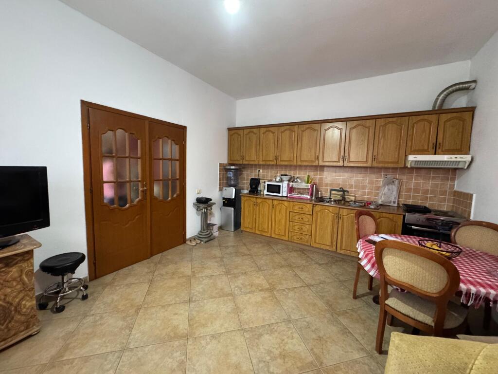✨ Shitet Apartament 2+1 në Zemër të Tiranës! ✨ 📍 Alidem, pranë Tregut të Ri Elektrik💰 Çmimi: 140 milion lekë