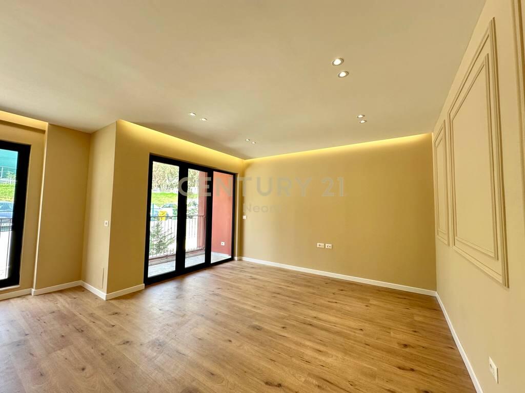 VENDESI APPARTAMENTO 2+1+2 A KODRA E DIELLIT! 214,000 €