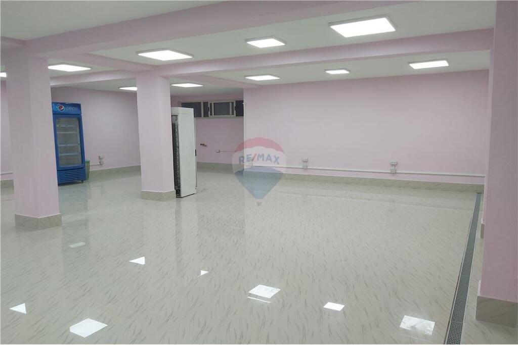 Ambient biznesi me qira tek Blv.Bajram Curri! !