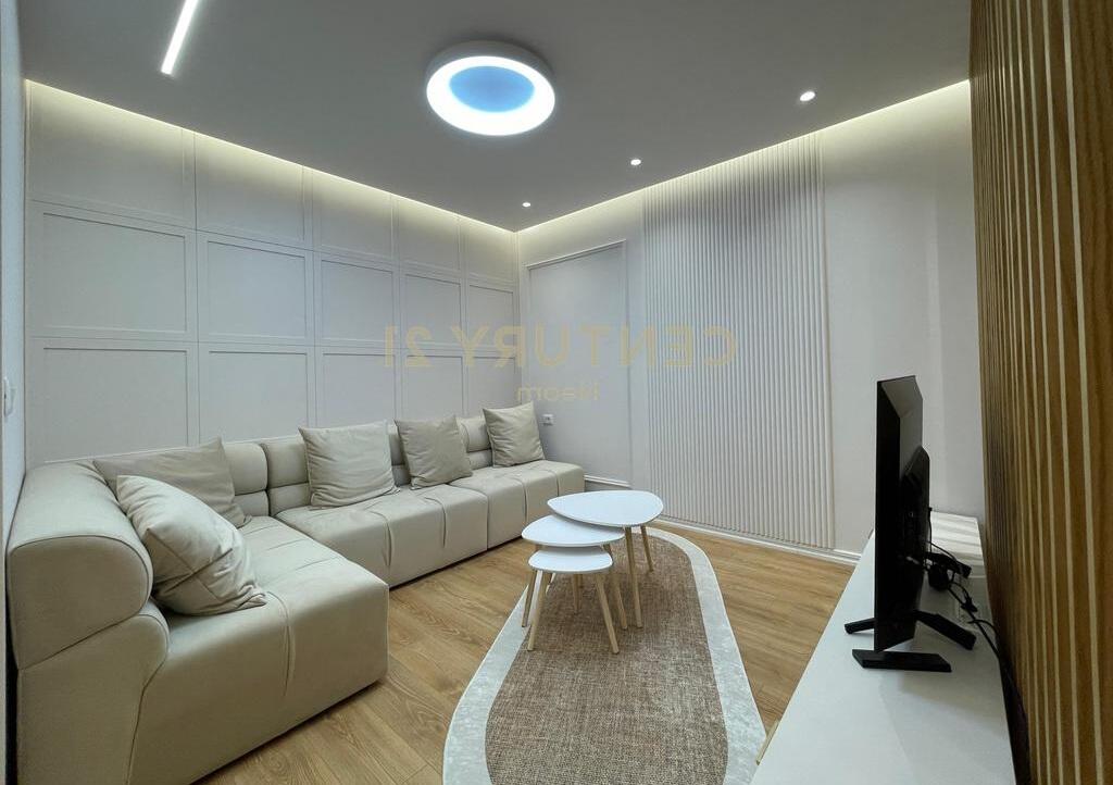 IN AFFITTO, APPARTAMENTO MODERNO 1+1, NUOVA TIRANA