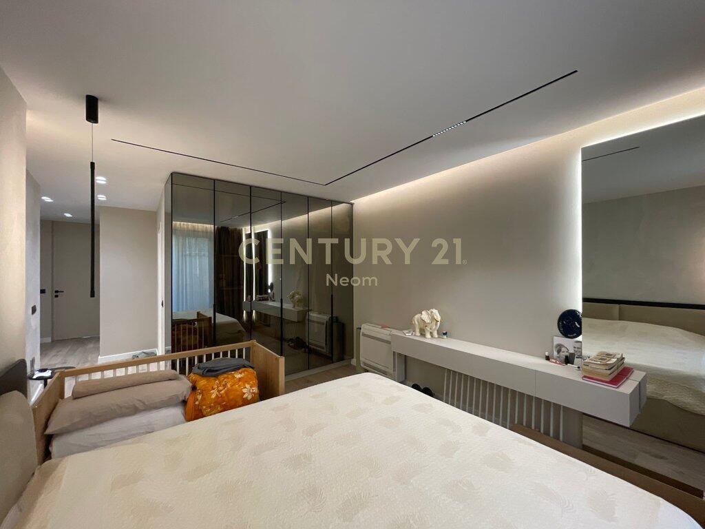 WE SELL PREMIUM APARTMENT 3+1+2 WITH GARAGE, NEAR THE MOSQUE, BOTANICAL GARDEN! 355,000 €