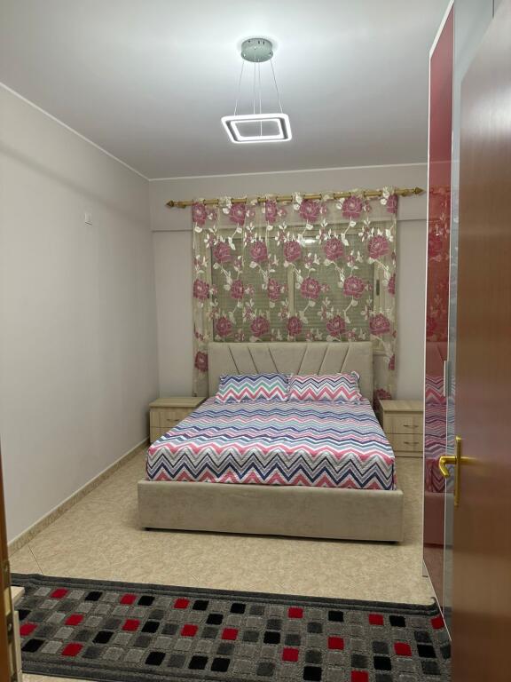 3+2 arredato, a Vizionn Plus, prezzo 700 euro
