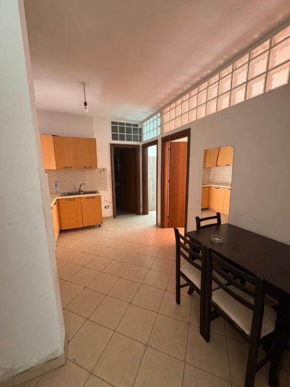 Jeoet me qera apartament ne astir tek artisti 2+1+2+ballkon