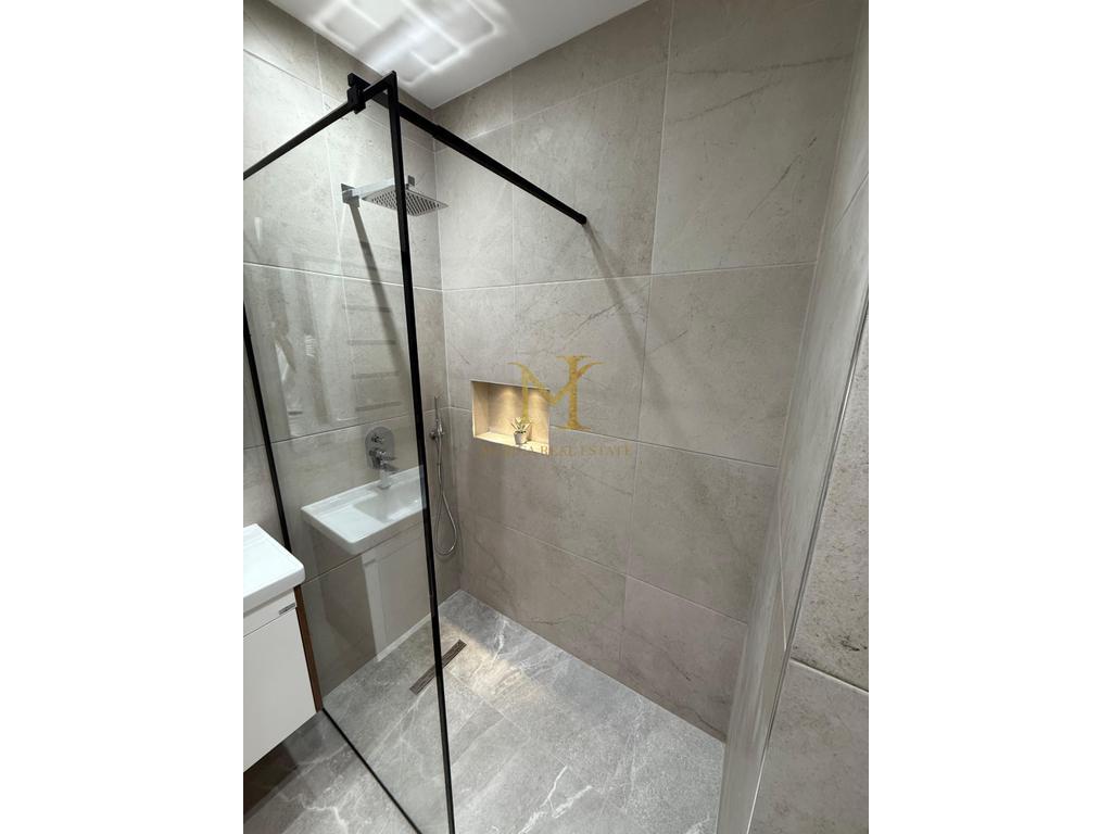 Shitet Super Apartament 1+1 i investuar, plazh Rrota Kuqe !