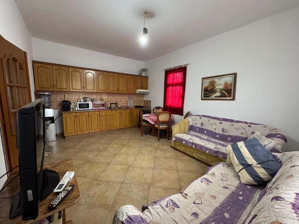 ✨ Shitet Apartament 2+1 në Zemër të Tiranës! ✨ 📍 Alidem, pranë Tregut të Ri Elektrik💰 Çmimi: 140 milion lekë