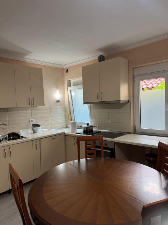 Apartment 1+1 for rent on Myslym shyr Street, near someg  Price: 550 thousand lek (internet included paid for 1 year)
