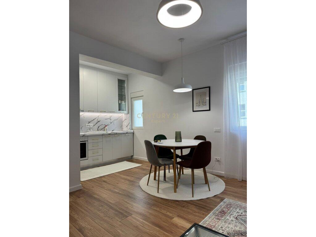 AFFITTIAMO APPARTAMENTO 2+1 IN PIAZZA WILLSON!!