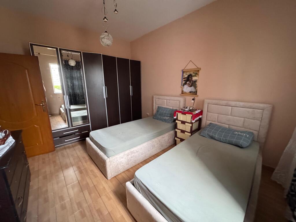 ✨ Shitet Apartament 2+1 në Zemër të Tiranës! ✨ 📍 Alidem, pranë Tregut të Ri Elektrik💰 Çmimi: 140 milion lekë