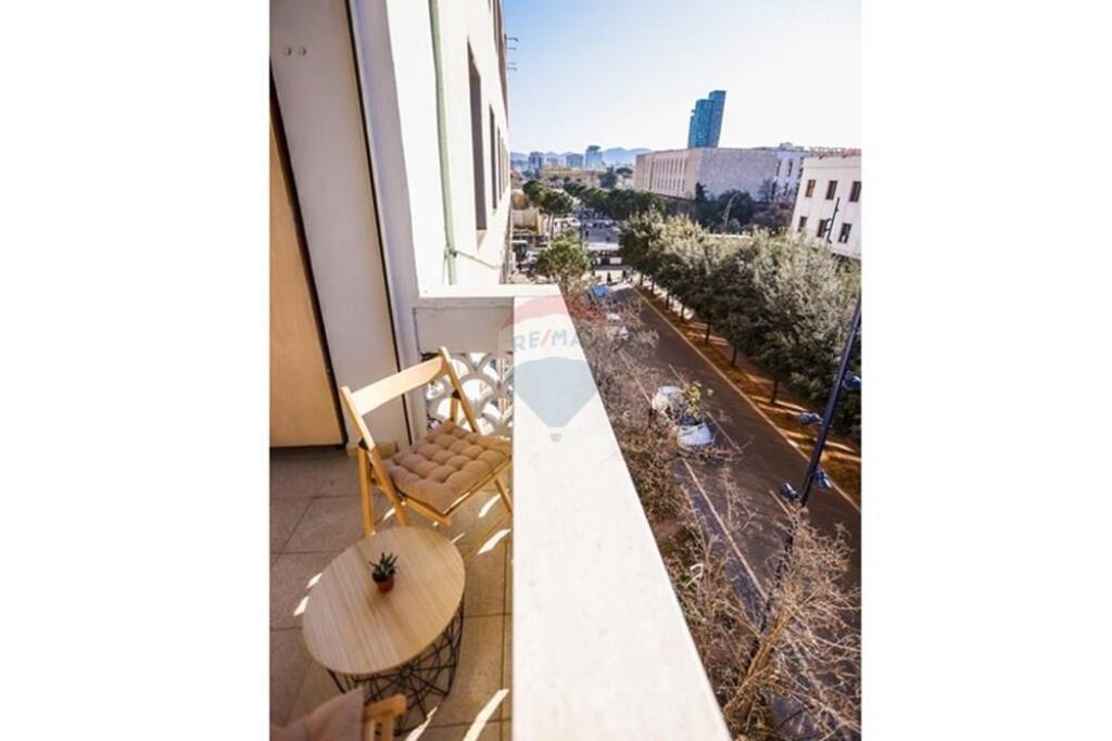 APARTAMENT 1+1 PER QIRA NE QENDER !