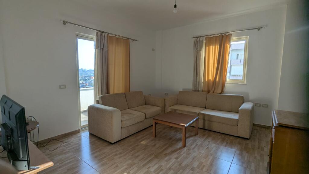 Appartamento 2+1+3 balconi +Parcheggio in affitto, Kodra e Priftit  Prezzo: 350 euro