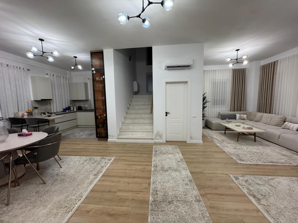 VILLA SUPER IN AFFITTO VICINO A TEG