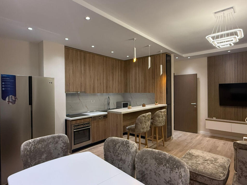 Appartamento In Affitto 2+1+Posto Auto Al Lago Secco (ID B2201481) Tirana