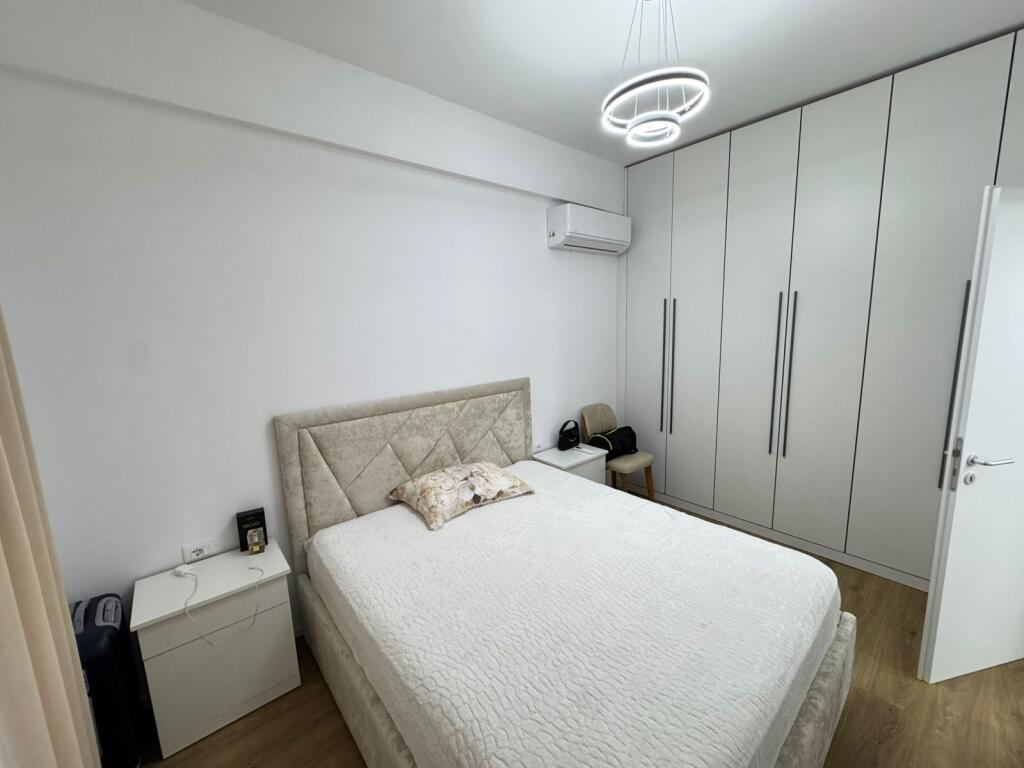 🚪Jepet me qera Apartament 1+1  📍Adresa : Rezidenca Oxa 💶 Çmimi 400€ pa parkim