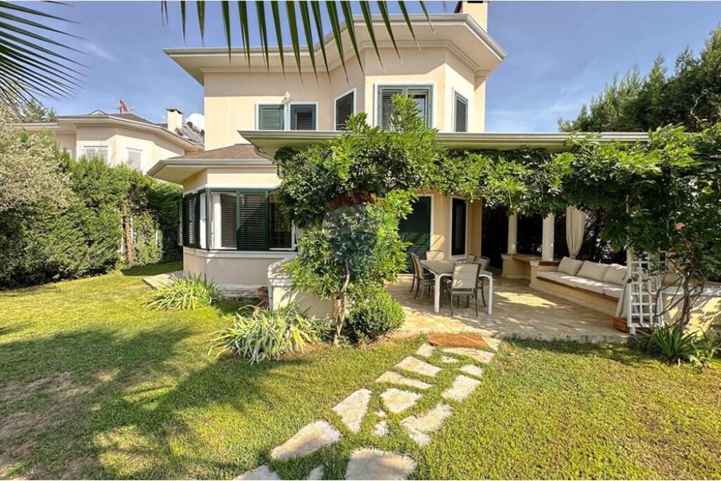 Villa su 3 piani in affitto, Tuscany Villas
