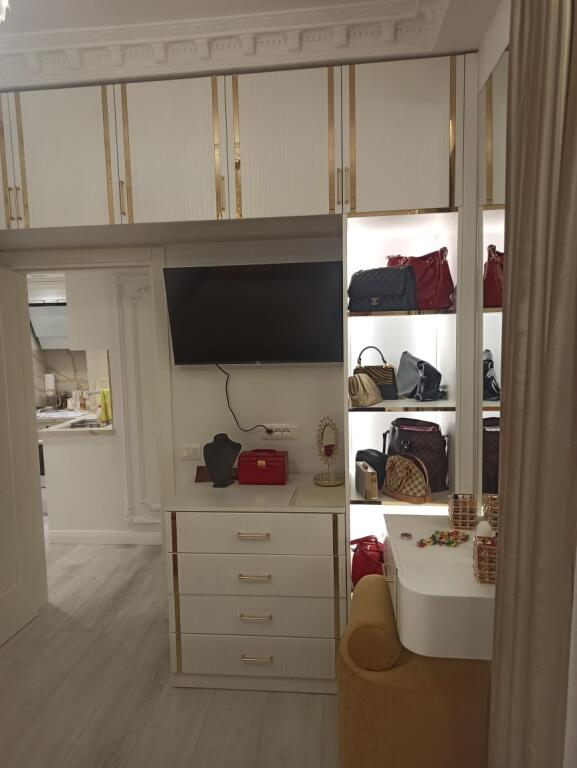 Appartamento in vendita 1+1+guardaroba in Via Bill Klinton