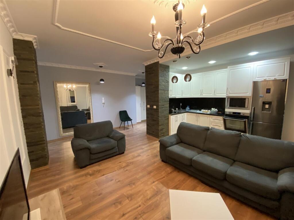 Jepet apartament 2+1+2 me qera ne Astir tek Syri tv