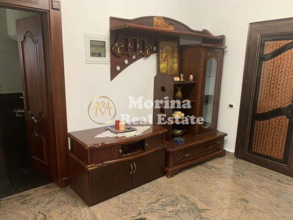 Affitto Appartamento 2+1, Viale Zogu 1, 900 Euro/mese