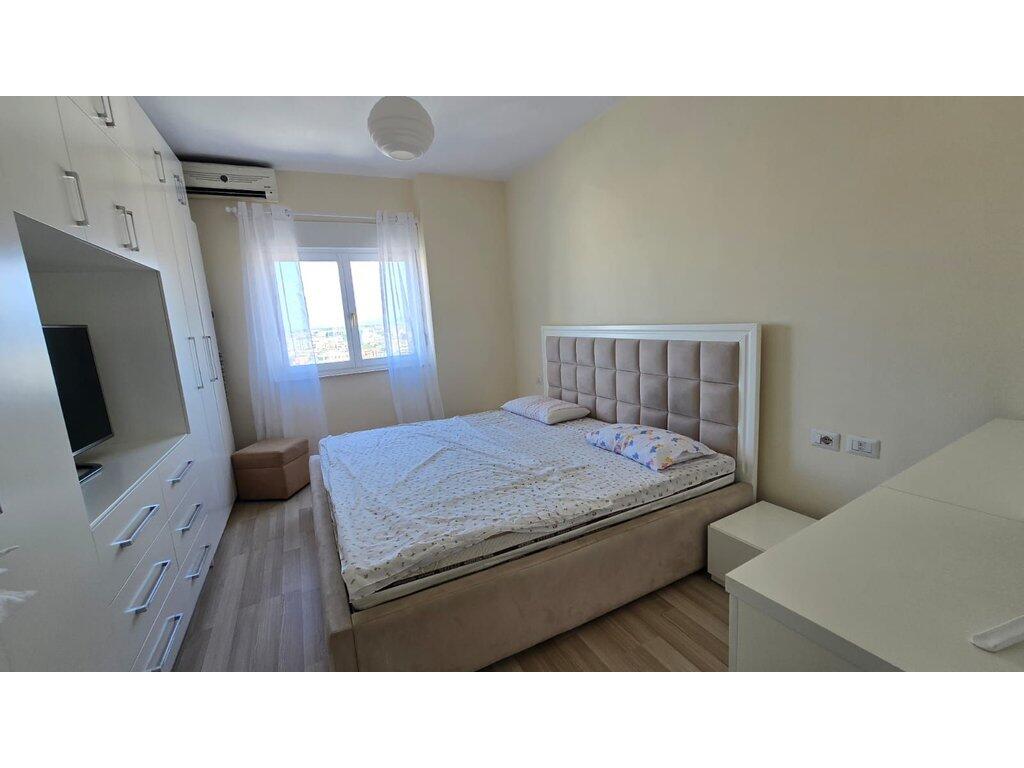 In affitto appartamento 2+1 al 9° piano vicino alla statua di Skenderbej 1.200 € /Mese