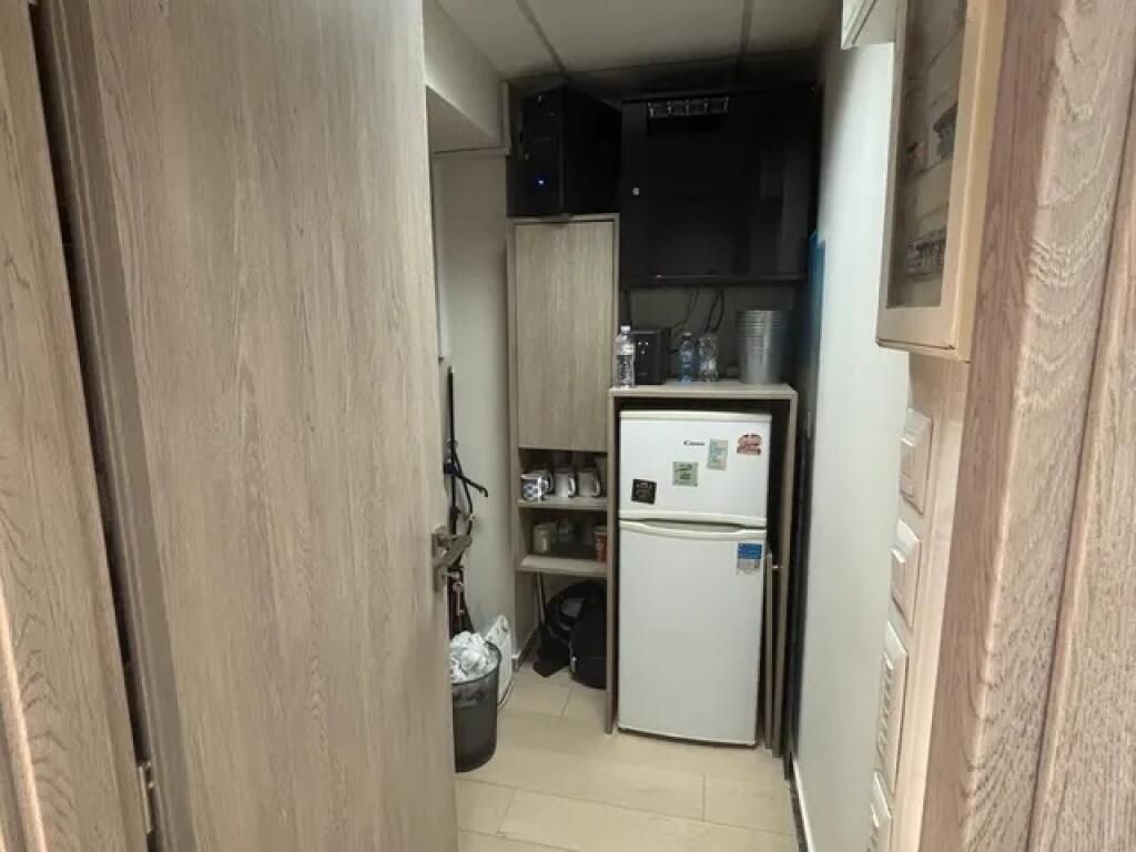 Ufficio in Affitto a Myslym Shyri (ID BZ2690) Tirana