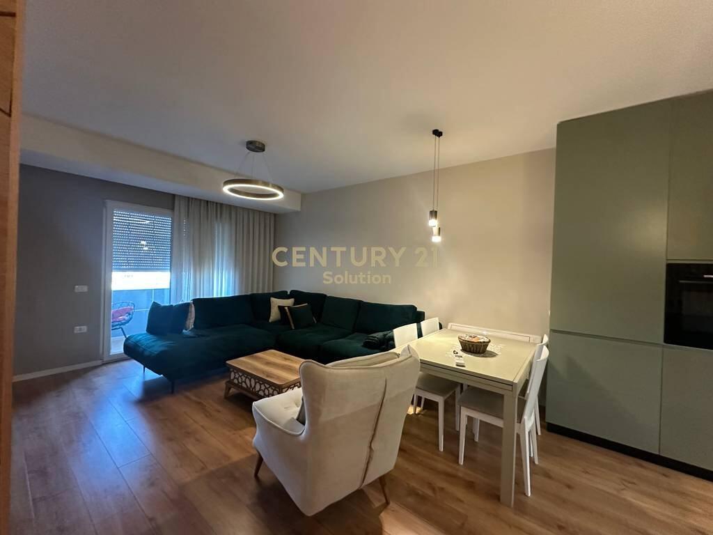 AFFITTASI APPARTAMENTO 2+1+ POSTO AUTO PRESSO IL COMPLESSO STAR! 950 € /Mese