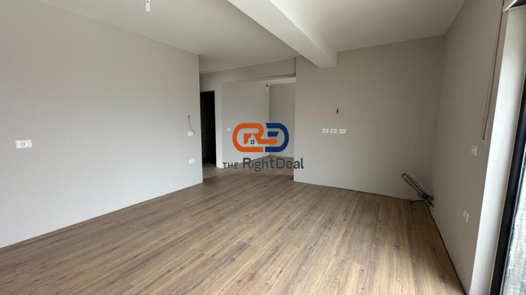 Tek Rezidenca Kodra e Diellit 2, Shitet Apartament 3+1+2, Me Super Pamje!!