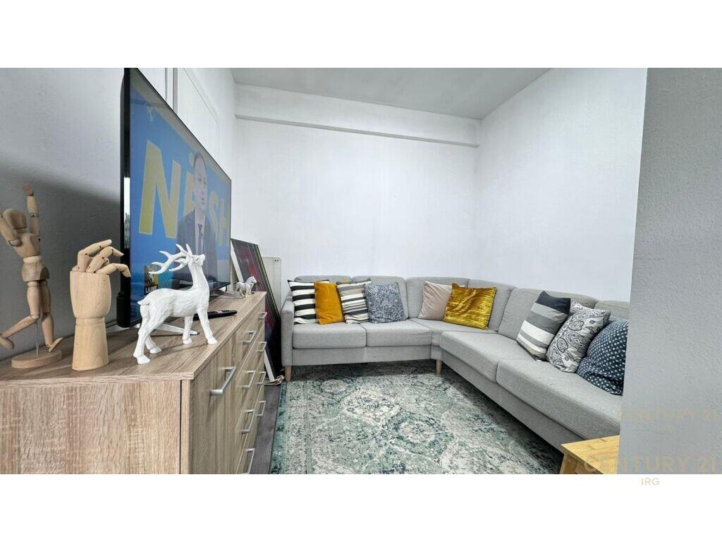 Apartament 1+1 te qira te Liqeni i Thate.
