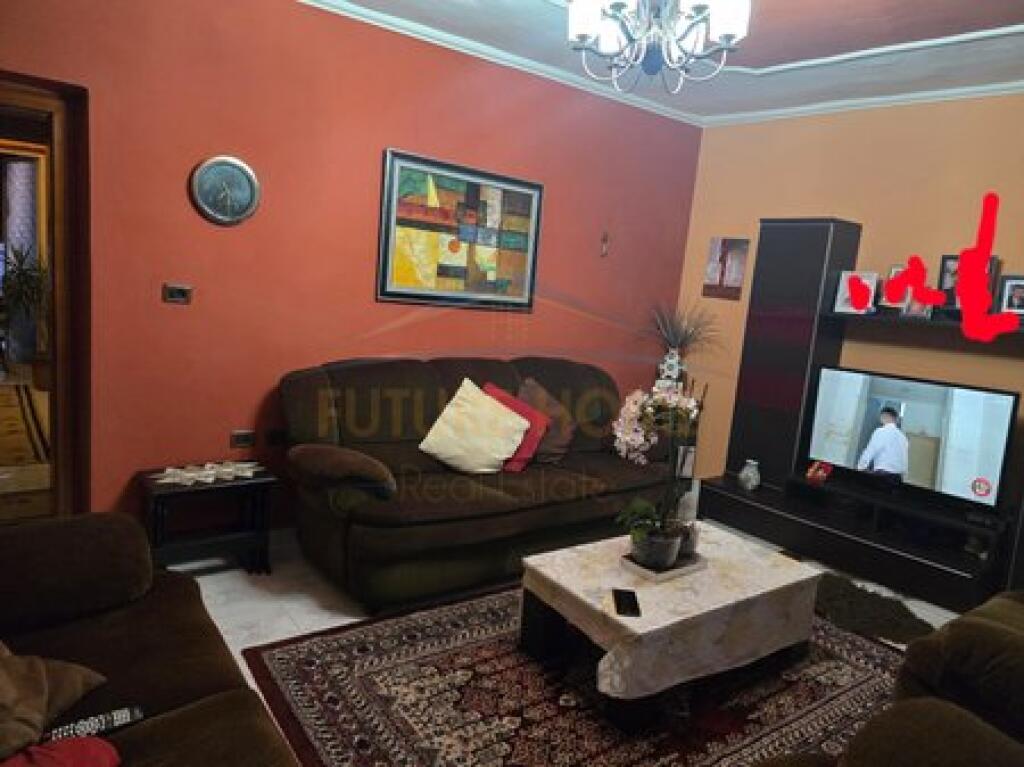 Shitet , Apartament 1+1, Selvia, Tiranë. 