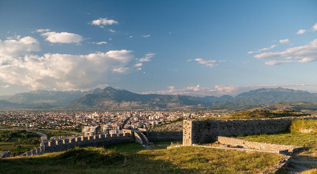 Esclusivo!! Grande opportunità di investimento! Magazzino (5.586 m²) e Terreno (15.000 m²) in vendita a Shkoder (ID 4191186)