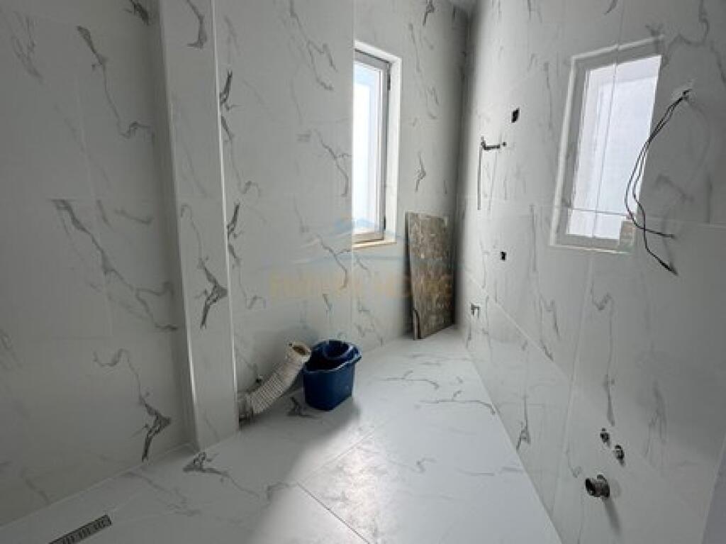 Shitet, apartament 1+1 Unaza e Re ,Tirane.