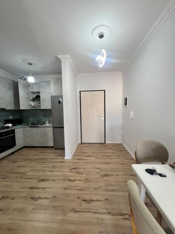 Jepet me qira 1+1  tek gjimnazi Sami Frasheri