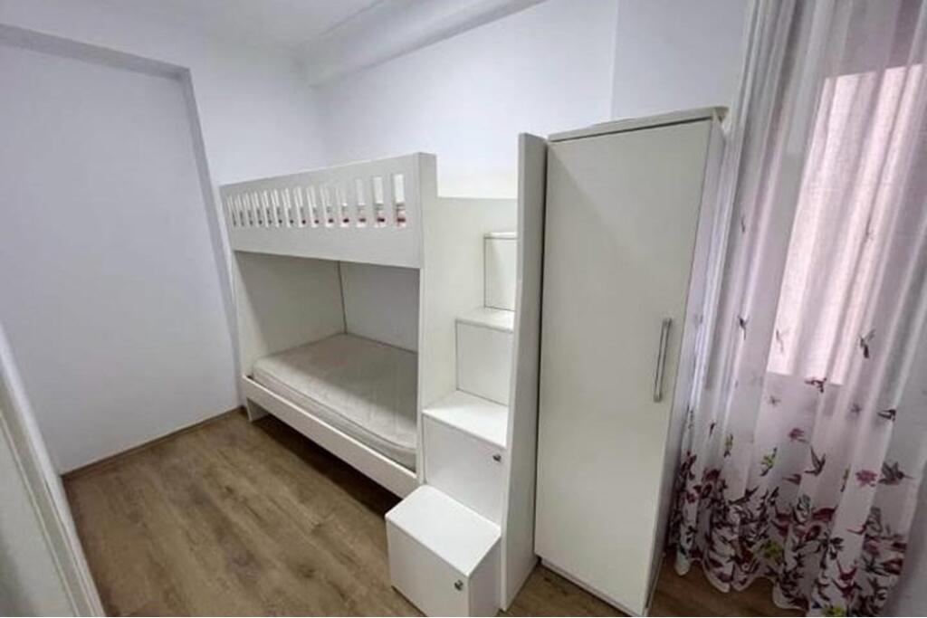 APARTAMENT 2+1 PER QIRA -----KODRA E DIELLIT